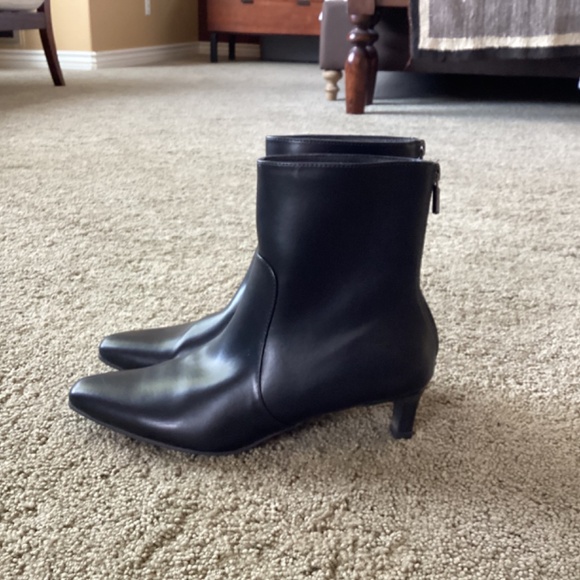 Black bootie size 9 by time and tru. 2” heel height, 6.5” shaft height. - Picture 4 of 7